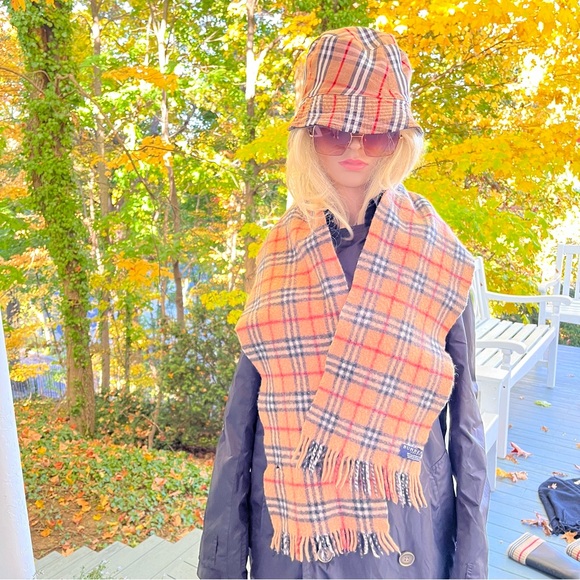 Burberry Cashmere Scarf And Wool Baseball Cap Bundle of 2 - Picture 8 of 8